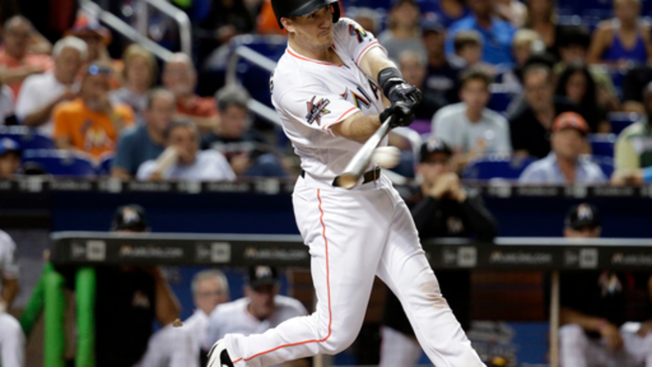 Realmuto homers, knocks in 3 in Marlins' 7-4 win over Reds (Jul 28, 2017)